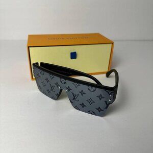 Louis Vuitton Men's Grey and Black Sunglasses